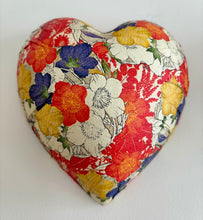 Load image into Gallery viewer, Decorative Hearts