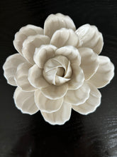 Load image into Gallery viewer, Camillia Wall Flowers