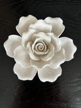 Load image into Gallery viewer, Rose Wall Flowers