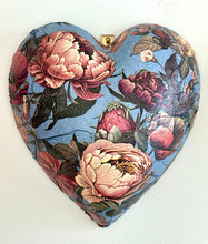 Load image into Gallery viewer, Decorative Hearts