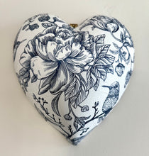 Load image into Gallery viewer, Decorative Hearts