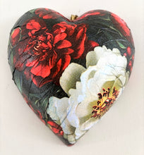 Load image into Gallery viewer, Decorative Hearts