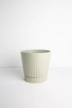 Load image into Gallery viewer, Indie Planter Medium