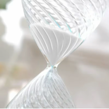 Load image into Gallery viewer, Beautiful Twisted Glass Sand Timer / Hour Glass