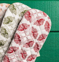 Load image into Gallery viewer, Ali Davies Oven Mitt x 1