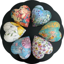 Load image into Gallery viewer, Decorative Hearts