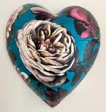 Load image into Gallery viewer, Decorative Hearts