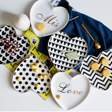 Load image into Gallery viewer, Heart Shaped Dish