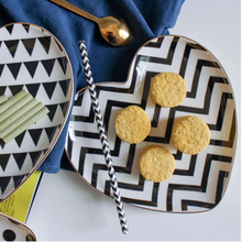 Load image into Gallery viewer, Heart Shaped Dish