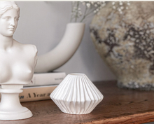 Load image into Gallery viewer, Pleated Mini Vase