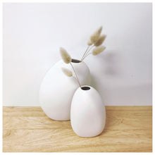 Load image into Gallery viewer, Harmie Vase / WHITE