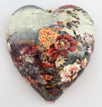 Load image into Gallery viewer, Decorative Hearts
