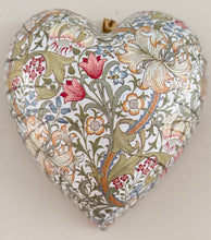 Load image into Gallery viewer, Decorative Hearts
