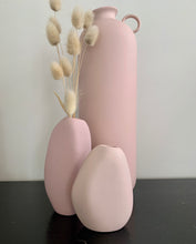 Load image into Gallery viewer, Flugen Vase - Large
