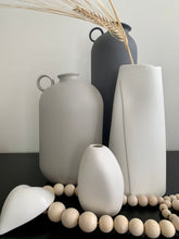 Load image into Gallery viewer, Flugen Vase - Large
